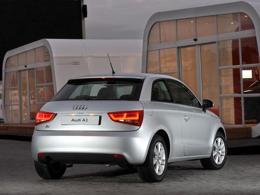  Audi A1 TFSI (8X) 2010 года  (ZA) (фото 9 из 15)